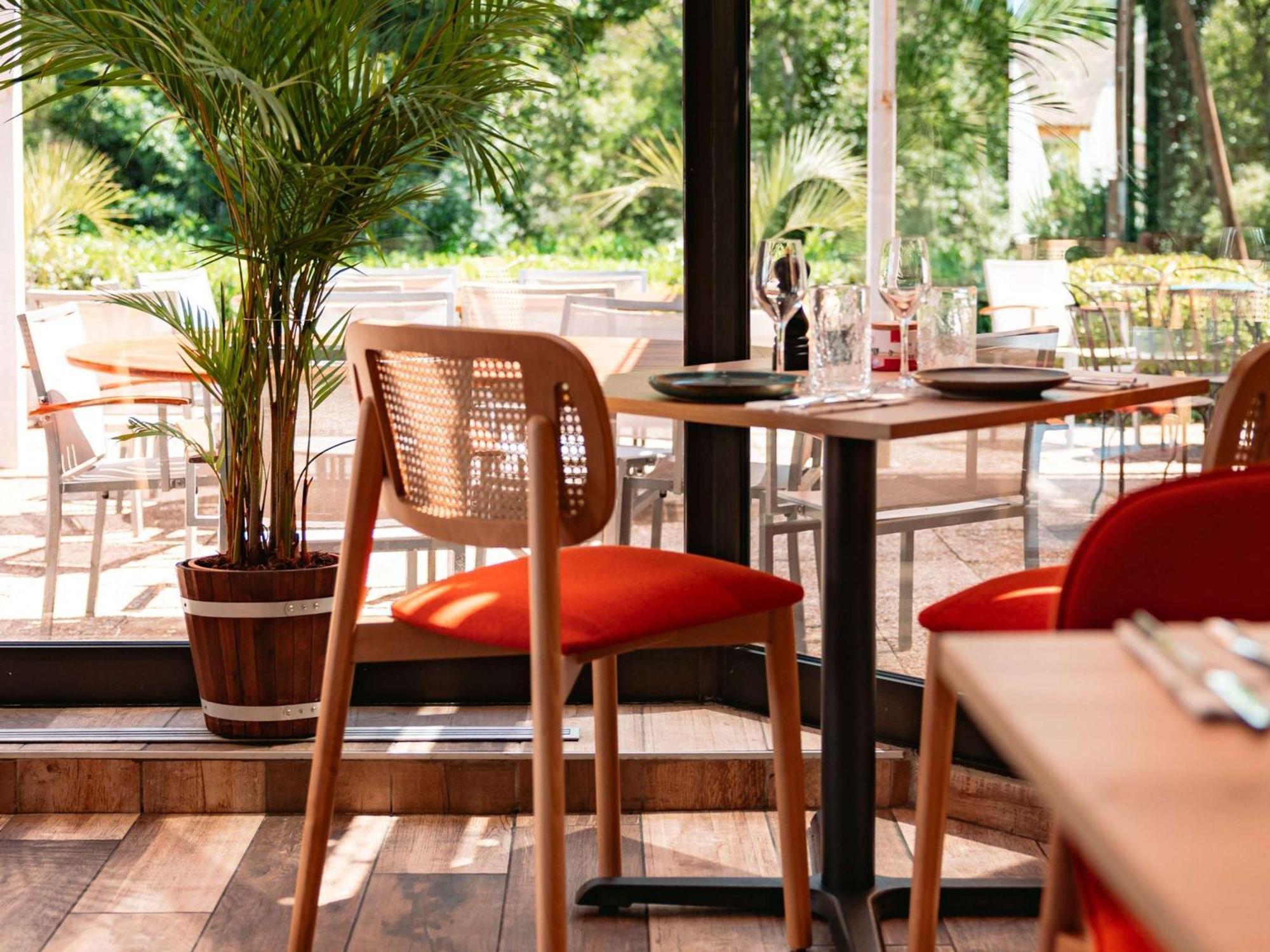 Novotel Aix-En-Provence Pont De L'Arc Екстериор снимка